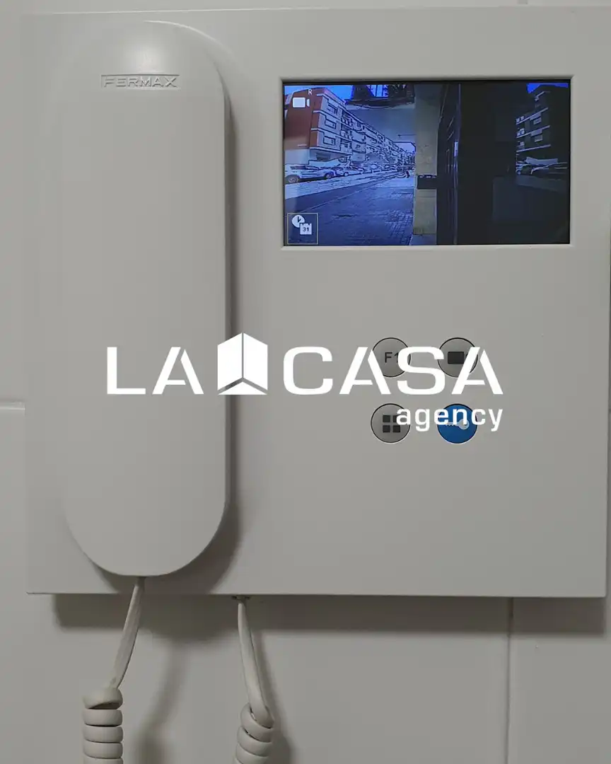 Flat for sale in Sevilla  with Terrace and Storage room