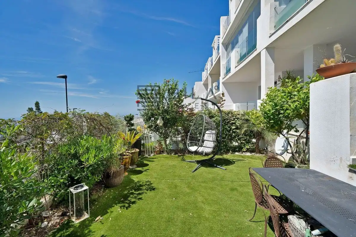 Flat with pool for sale in Bay View Homes, imagen 4