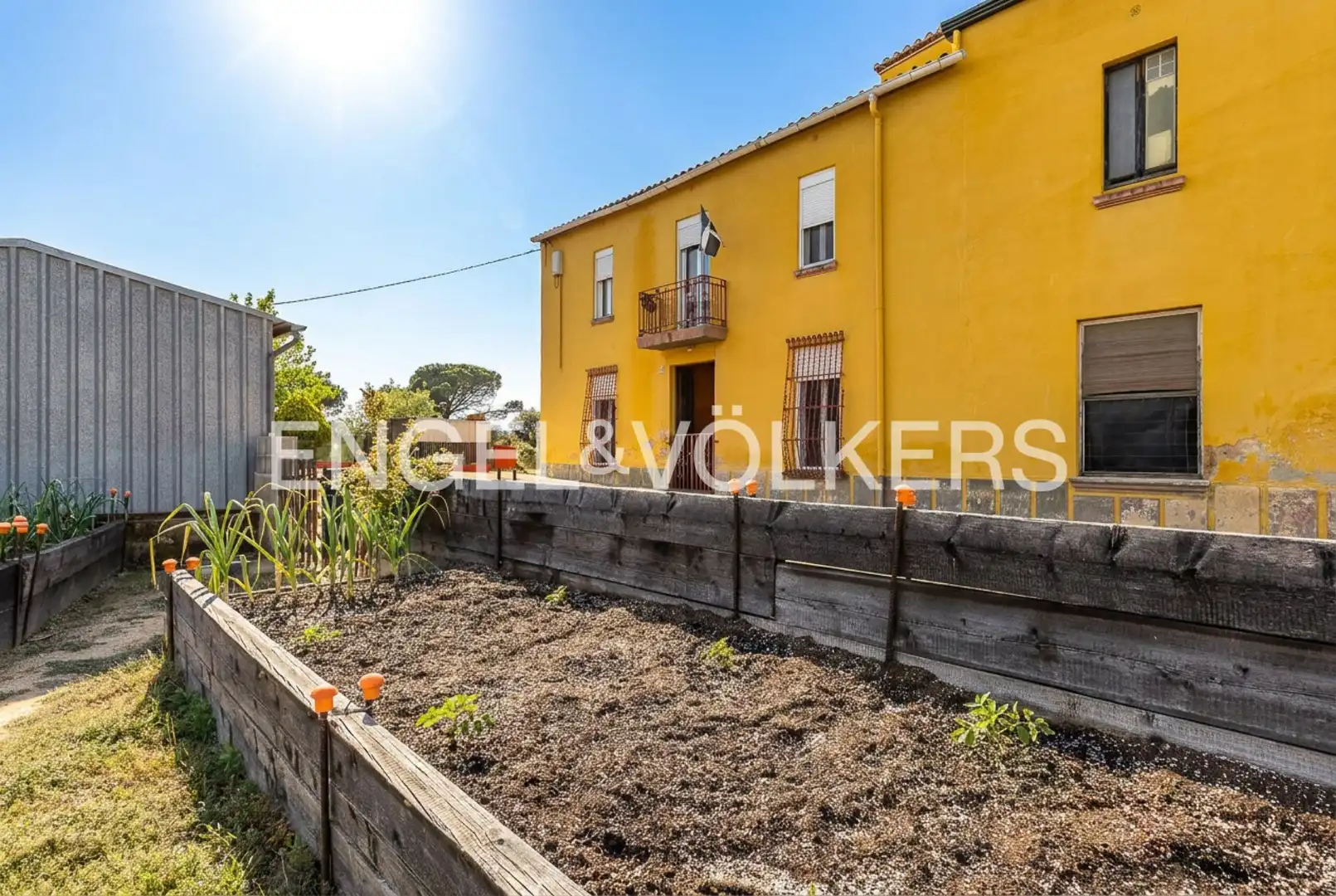 Vista exterior de Casa o xalet en venda en Tordera amb Calefacció, Jardí privat i Traster