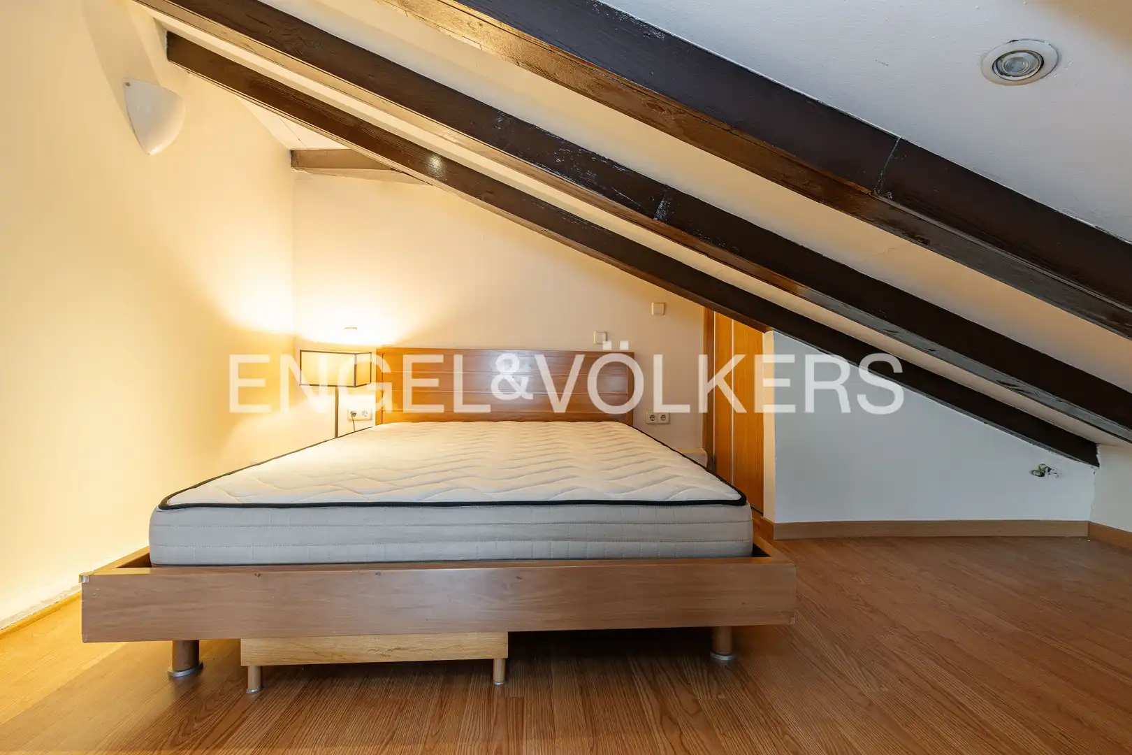 Bedroom of Flat for sale in Madrid  with Air Conditioner, Heating and Furnished