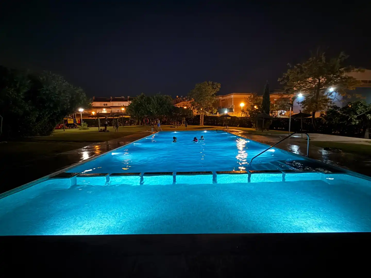 Piscina de Pis en venda en Alicante / Alacant amb Jardí privat, Terrassa i Moblat