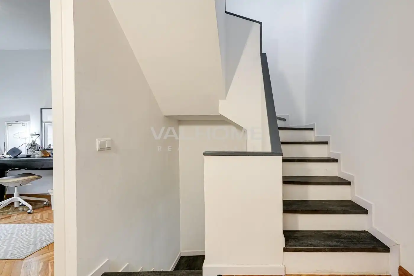 Einfamilien-Reihenhaus zum Verkauf in Sant Cugat del Vallès mit Heizung, Privatgarten und Parkett
