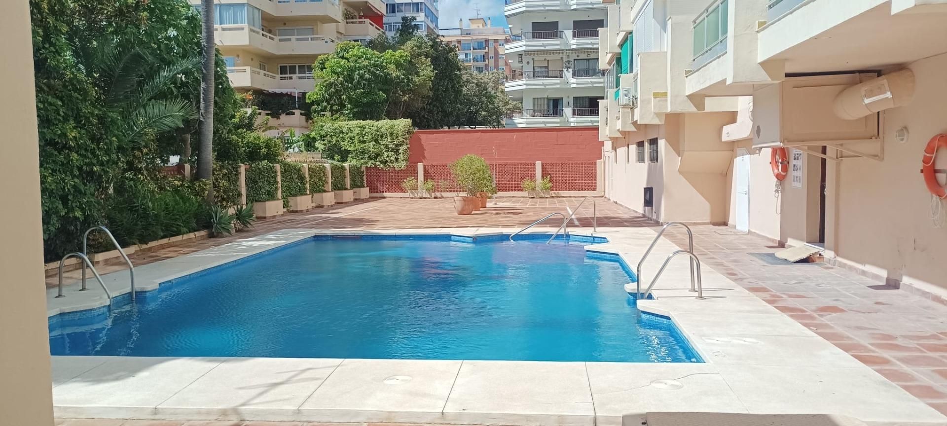 Piscina de Estudi en venda en Marbella amb Terrassa, Piscina i Balcó