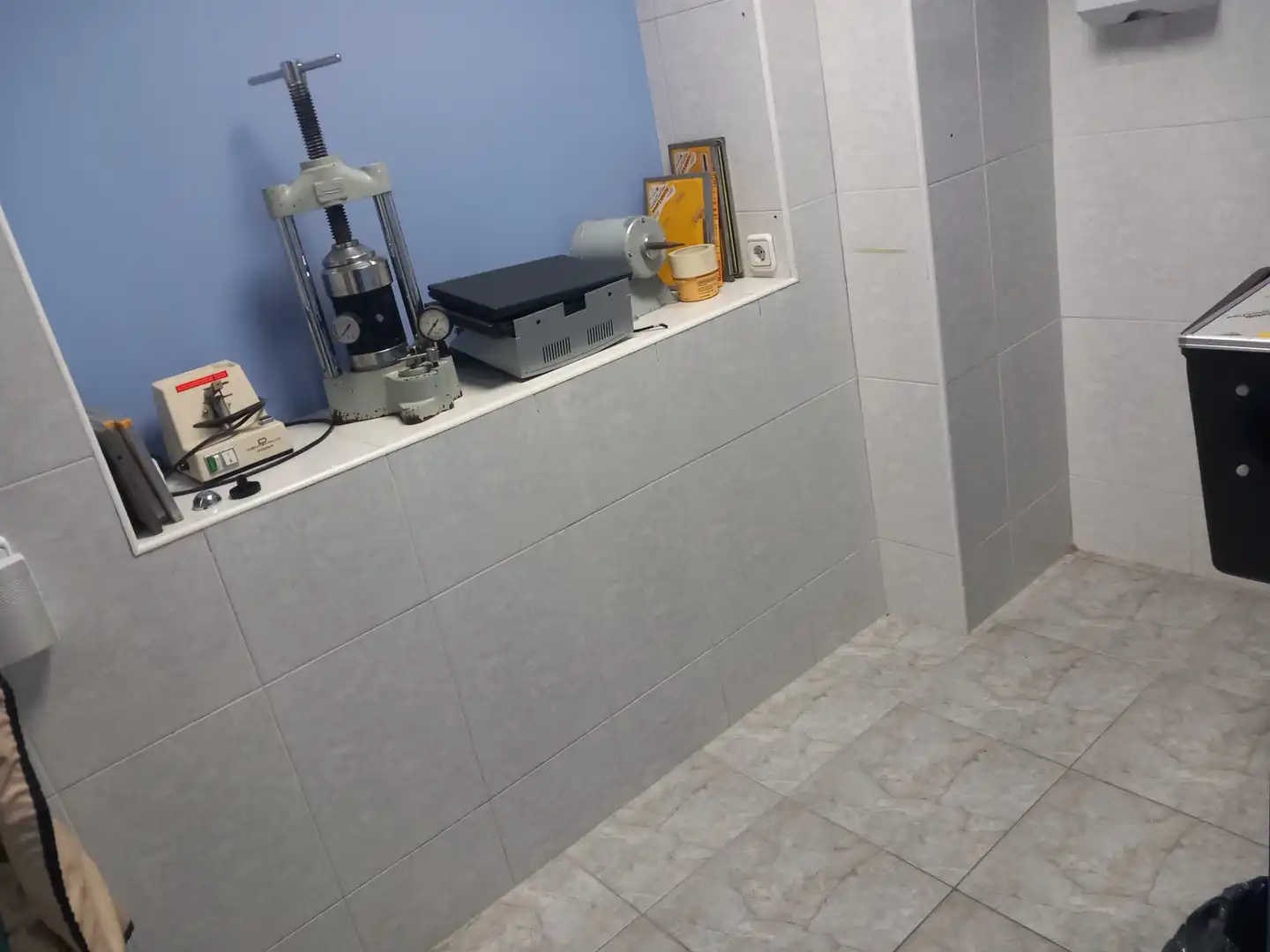 Baño de Local de alquiler en Coslada con Aire acondicionado y Calefacción