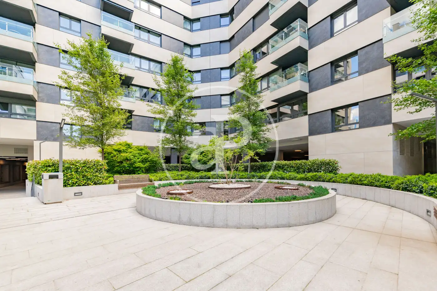 Terrassa de Pis en venda en Madrid amb Aire condicionat, Calefacció i Jardí privat