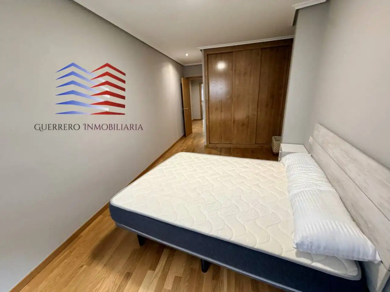 Habitación de Apartamento de alquiler en Barbadás con Calefacción, Trastero y Amueblado