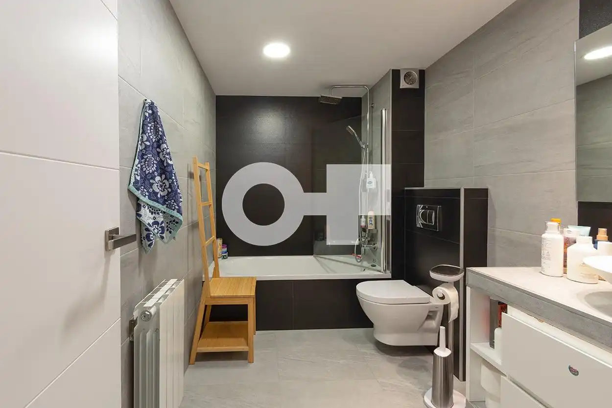 Bathroom of Detached homes for sale in Castelldefels  with Air Conditioner, Heating and Private garden