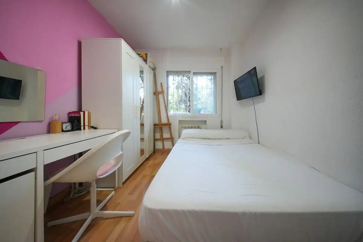 Habitación de Planta baja en venta en Móstoles con Calefacción, Jardín privado y Terraza