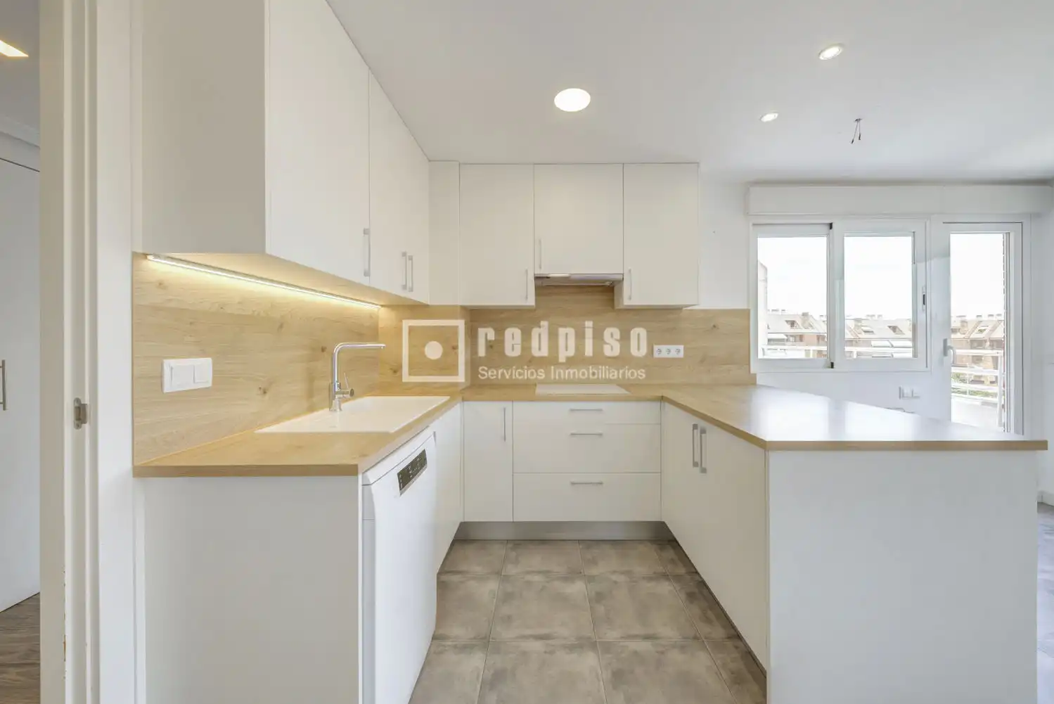Cocina de Ático en venta en Pozuelo de Alarcón con Calefacción, Jardín privado y Terraza