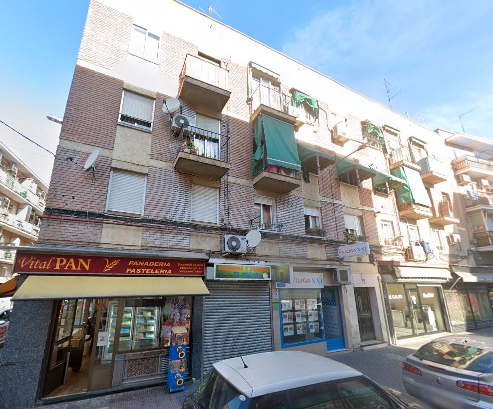 Vista exterior de Piso en venta en  Madrid Capital