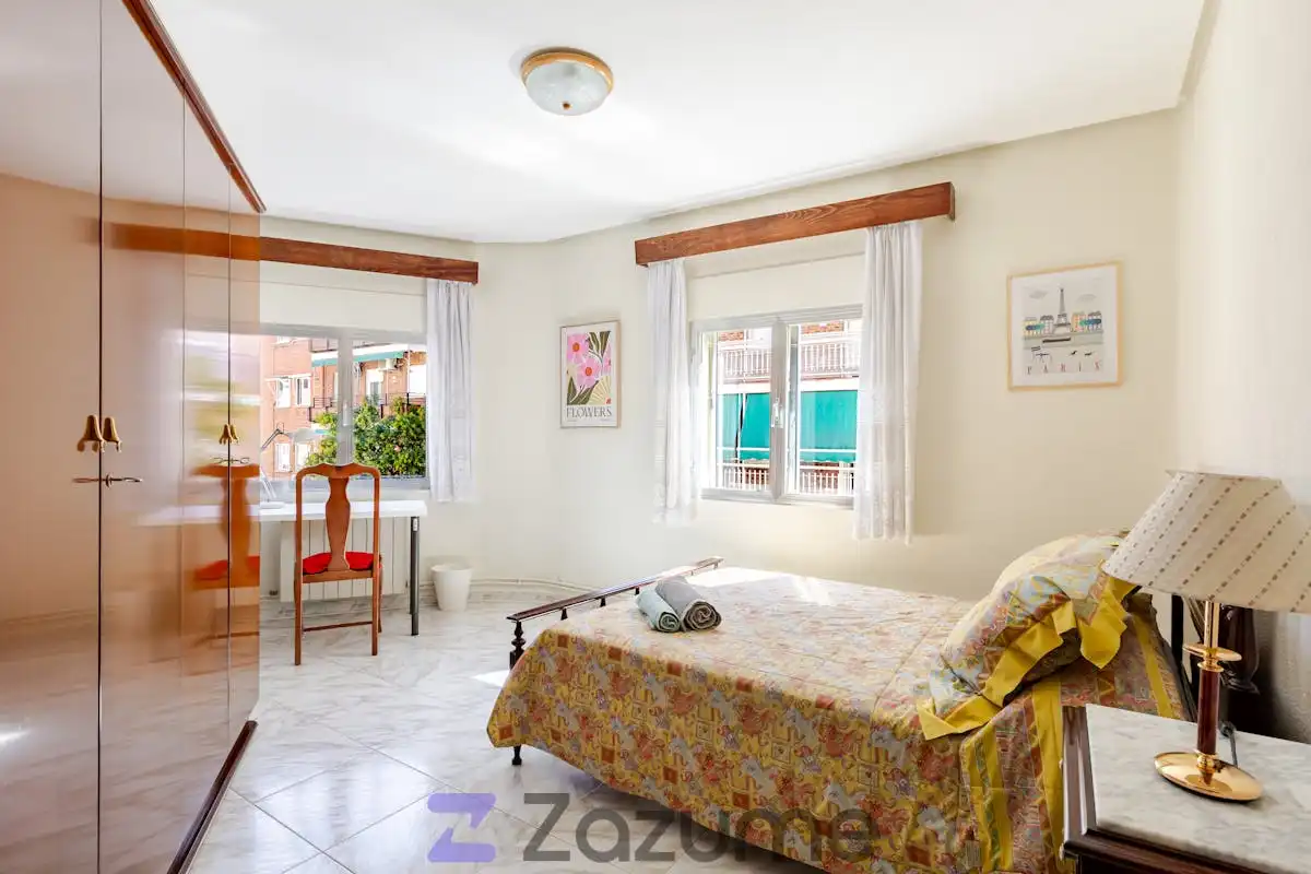 Bedroom of Flat for rent in Madrid  with Heating, Furnished and Washing machine