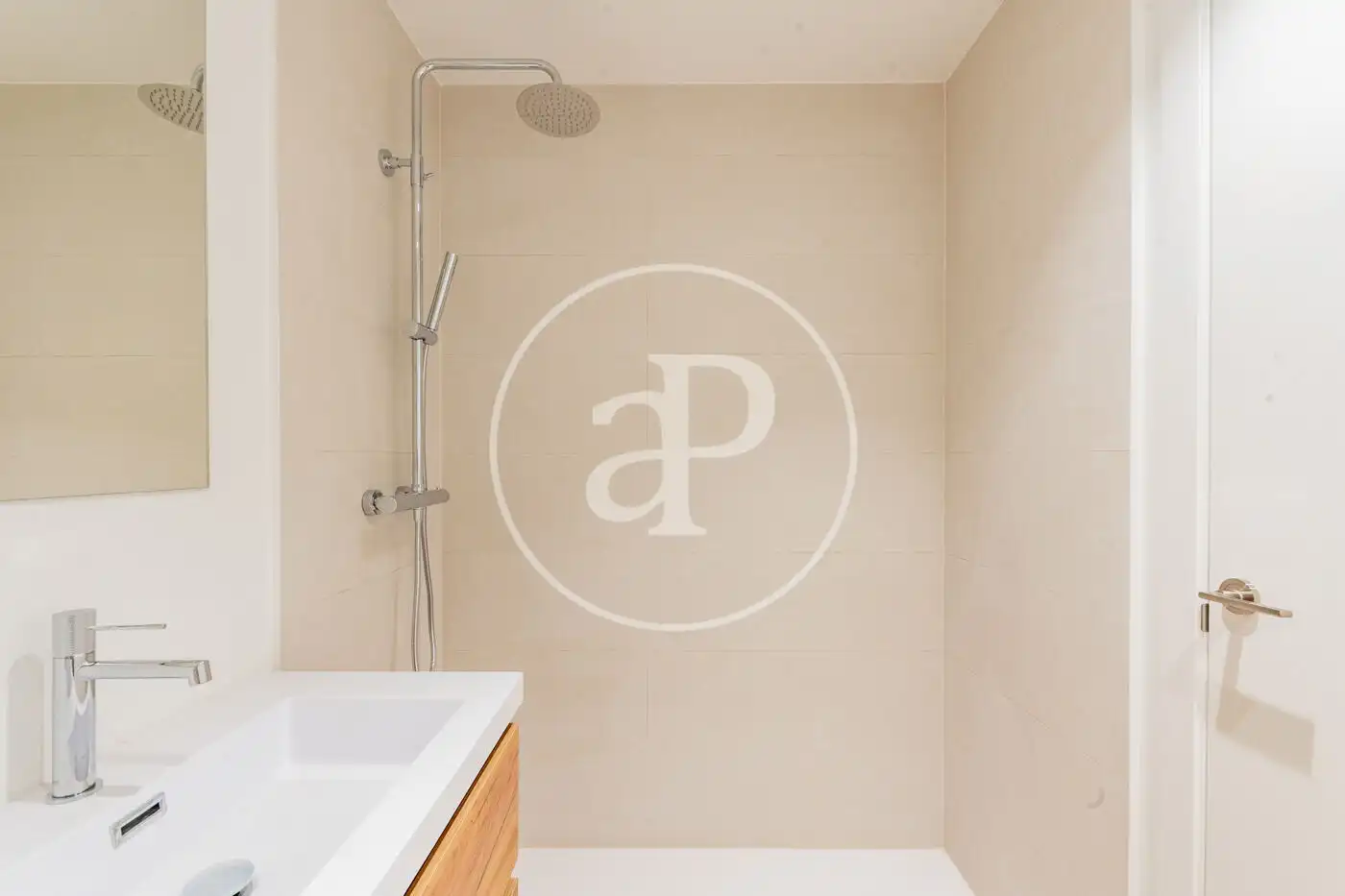 Badezimmer von Wohnung zum Verkauf in Ciudad Lineal