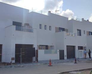 Vista exterior de Casa o xalet en venda en Cartagena amb Aire condicionat, Jardí privat i Terrassa