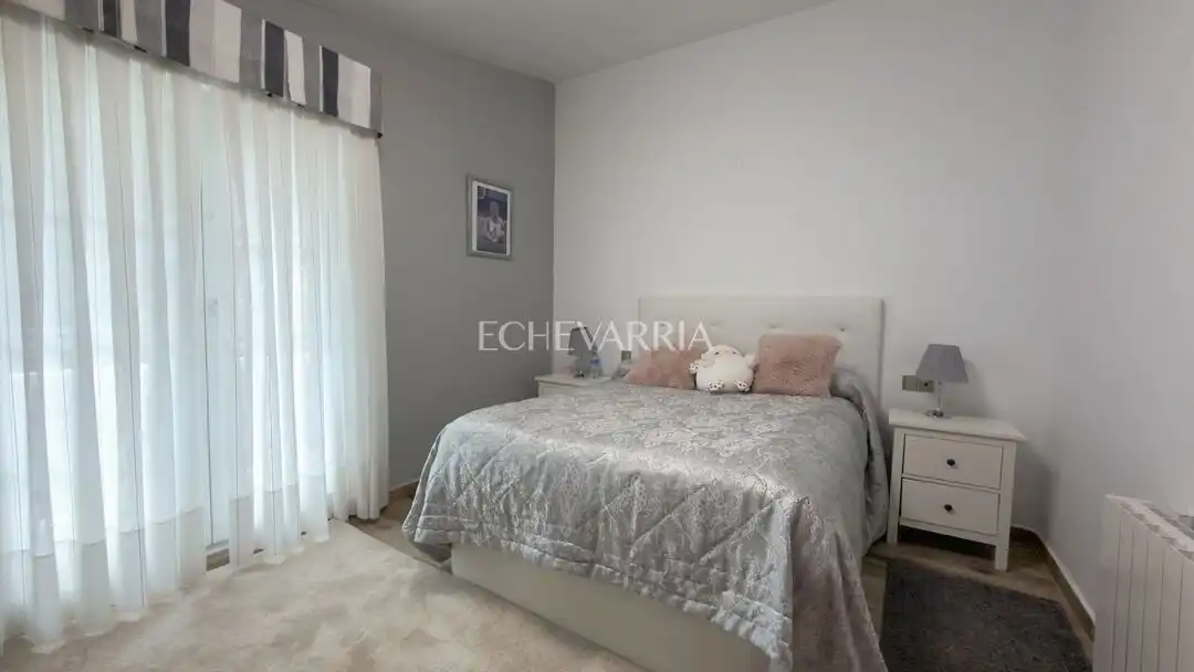 Habitación de Casa o chalet en venta en Castro-Urdiales con Calefacción, Jardín privado y Terraza