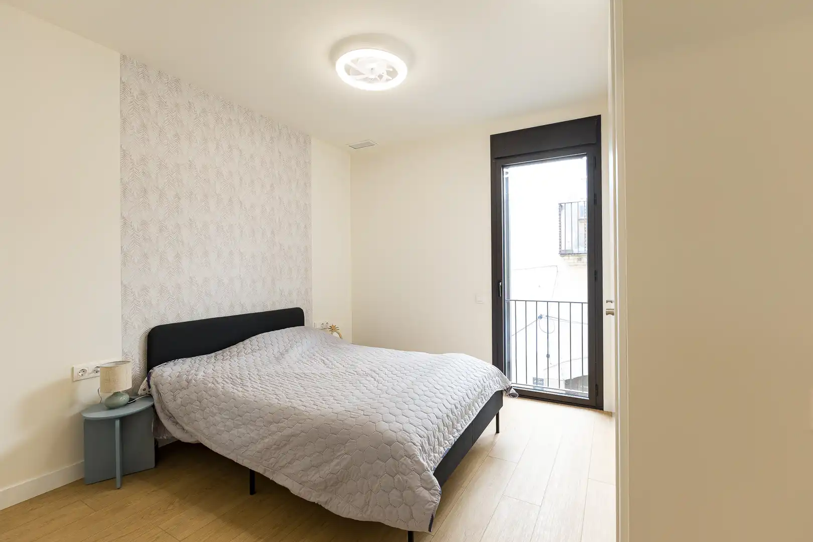 Bedroom of Apartments for sale in Vilanova i la Geltrú  with Air Conditioner, Heating and Storage room