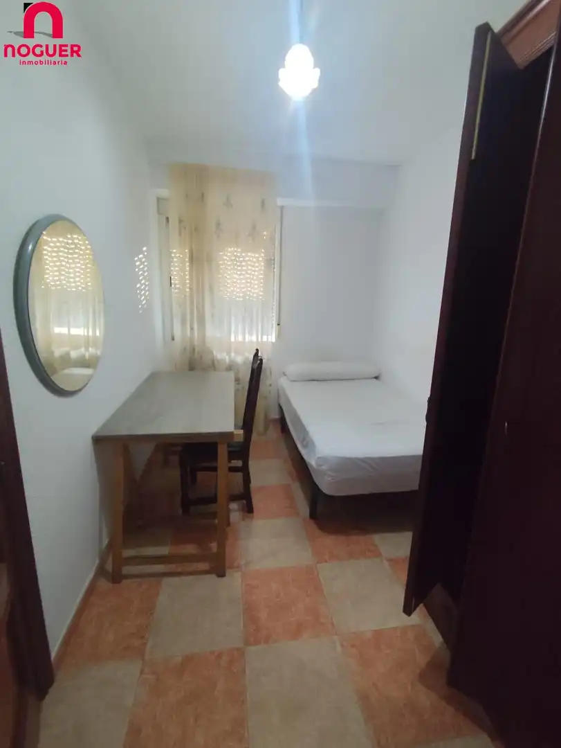 Schlafzimmer von Wohnung zur Miete in Córdoba mit Heizung, Terrasse und Abstellraum
