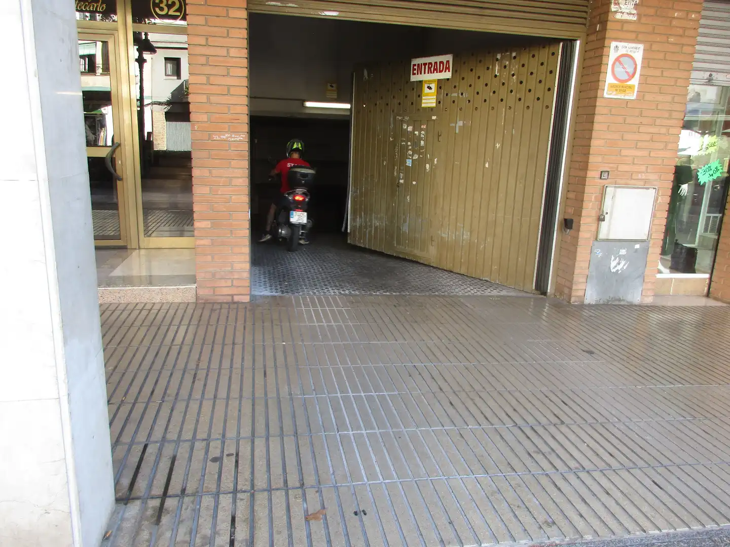 Individuel avec ascenseur à vendre à Avinguda de Pere el Cerimoniós 32, imagen 3