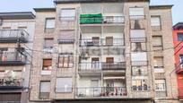 Vista exterior de Pis en venda en Torelló amb Balcó