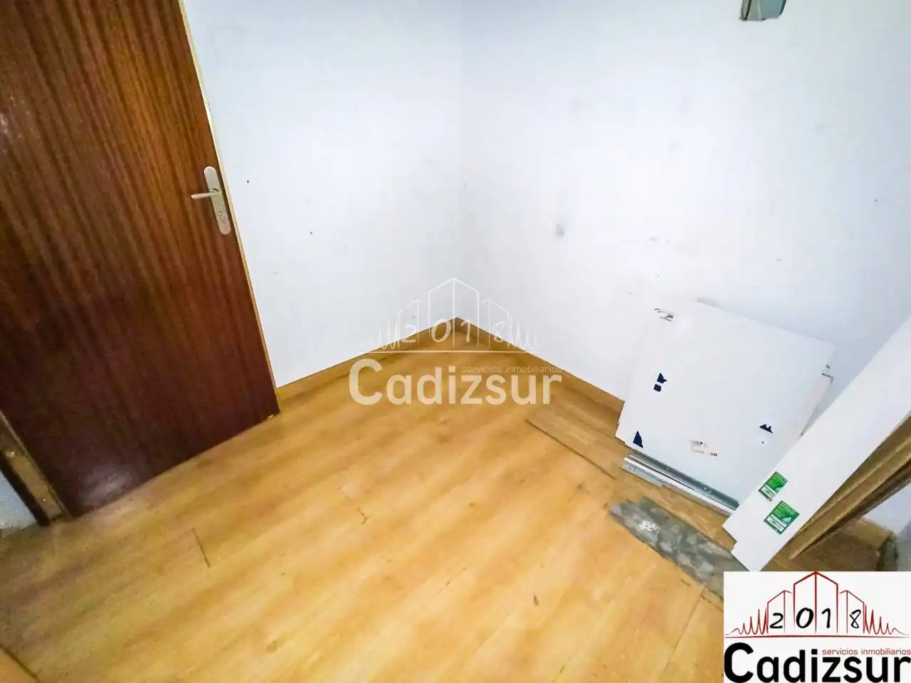 Habitación de Local en venta en Cádiz con Aire acondicionado