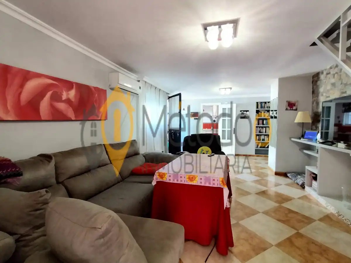 Living room of Detached homes for sale in Sevilla  with Air Conditioner and Terrace