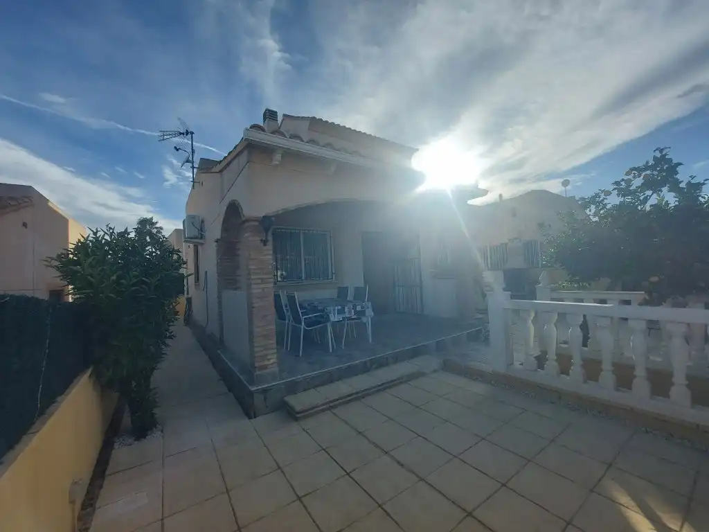 Vista exterior de Casa o xalet en venda en Benimantell amb Terrassa, Piscina i Forn
