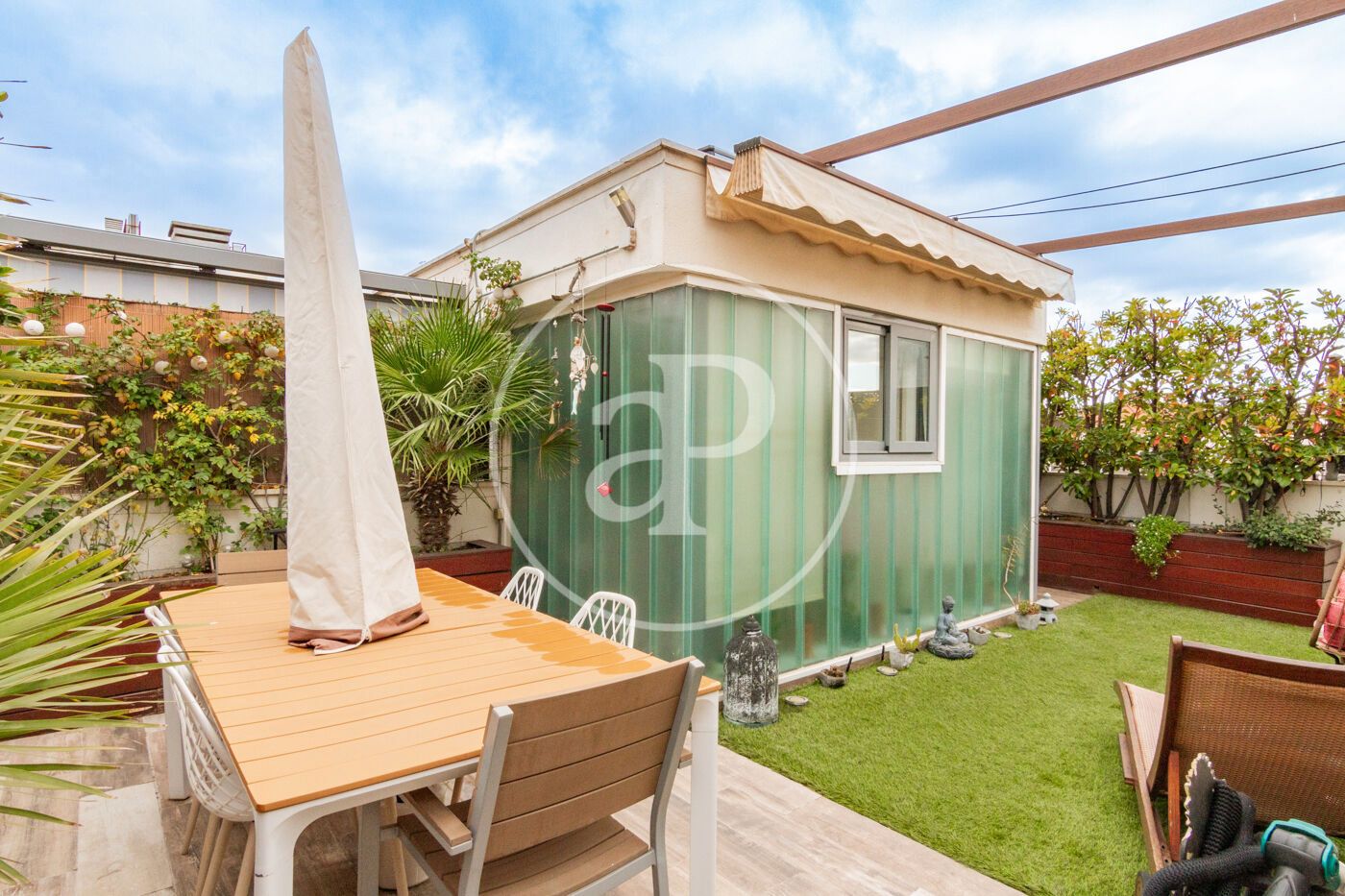 Terraza de Ático en venta en  Madrid Capital con Aire acondicionado, Calefacción y Jardín privado