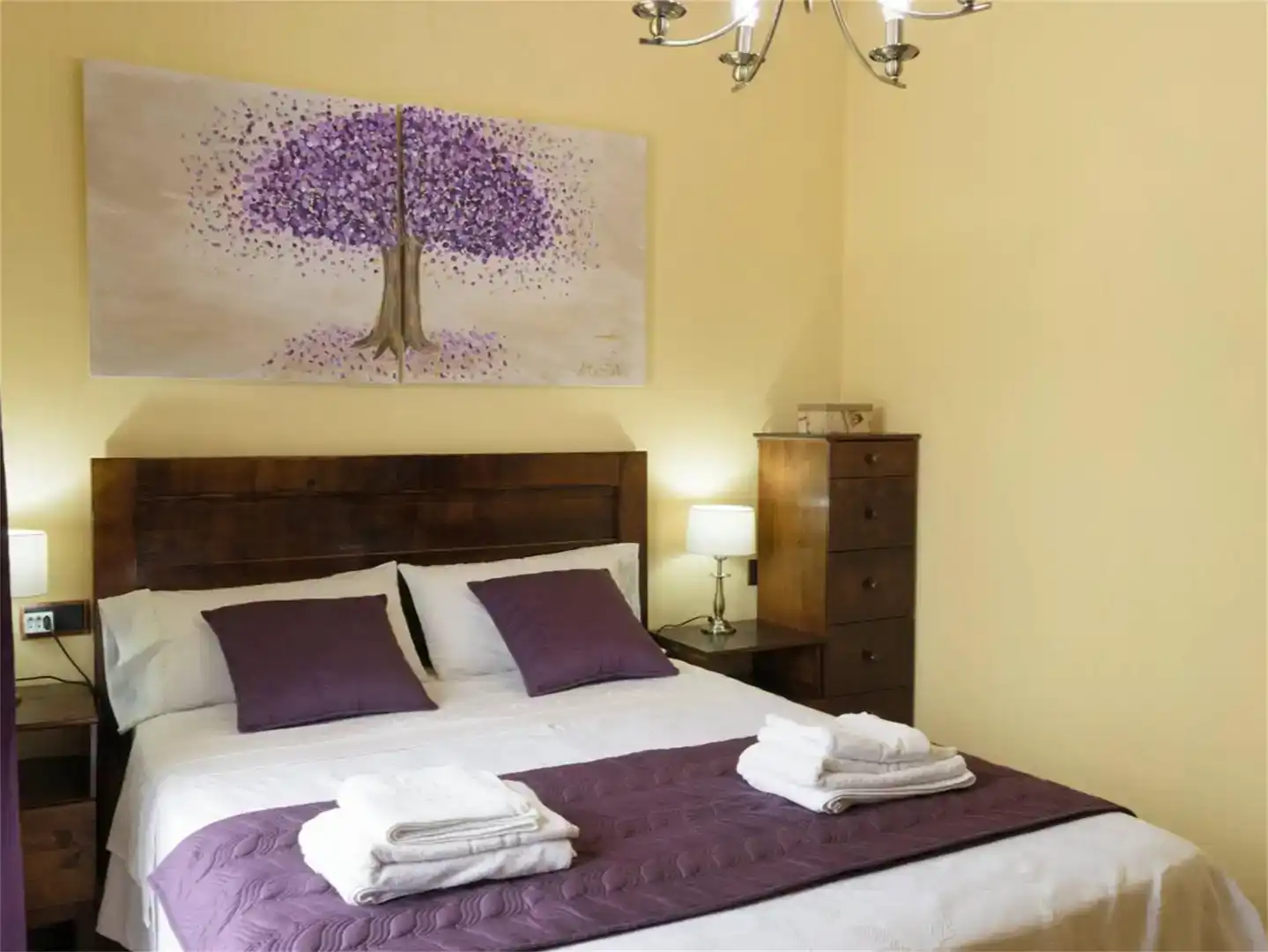 Schlafzimmer von Country house zur Miete in Benamocarra mit Klimaanlage und Schwimmbad