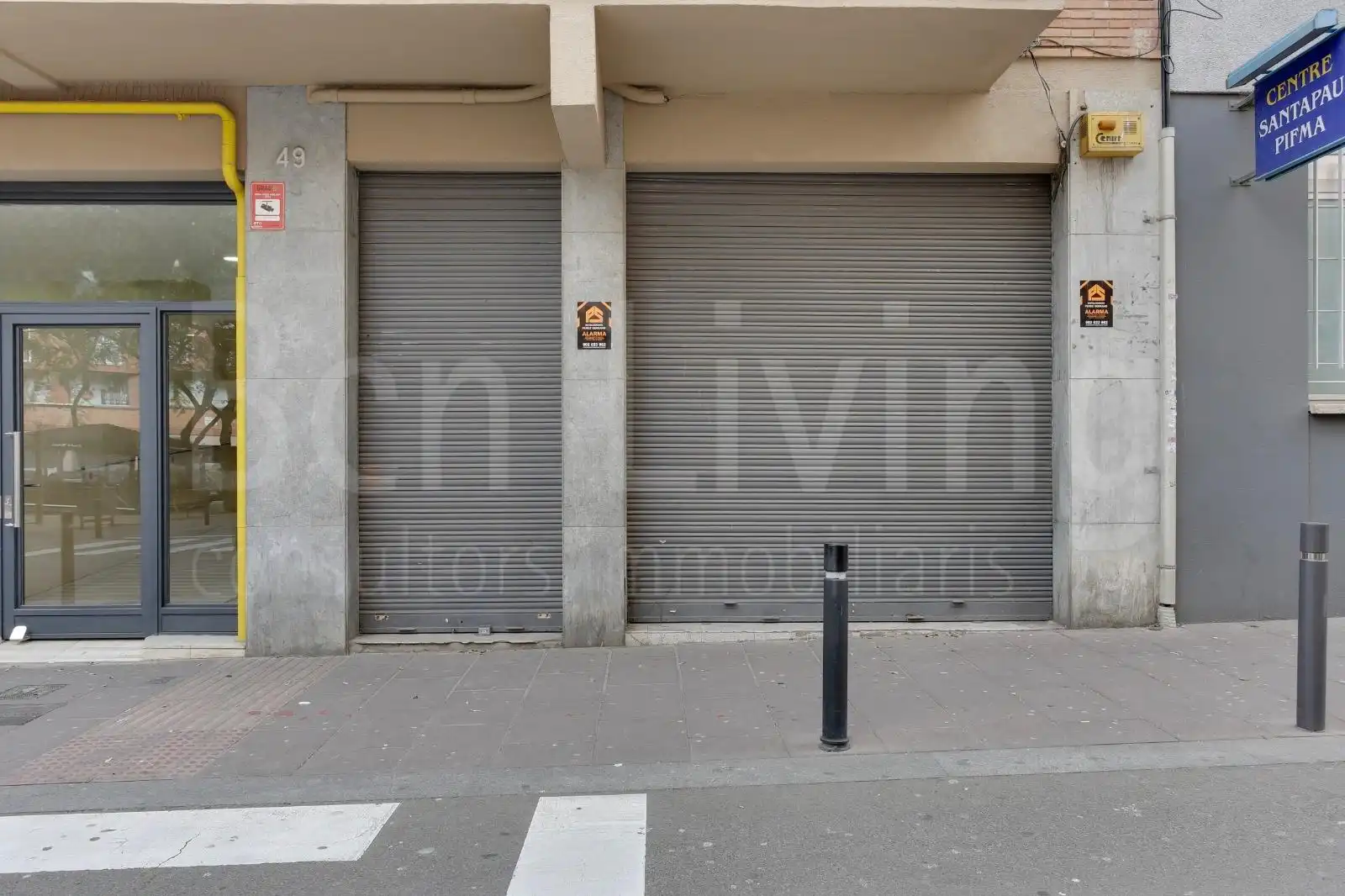 Aparcament de Local en venda en Barcelona amb Alarma
