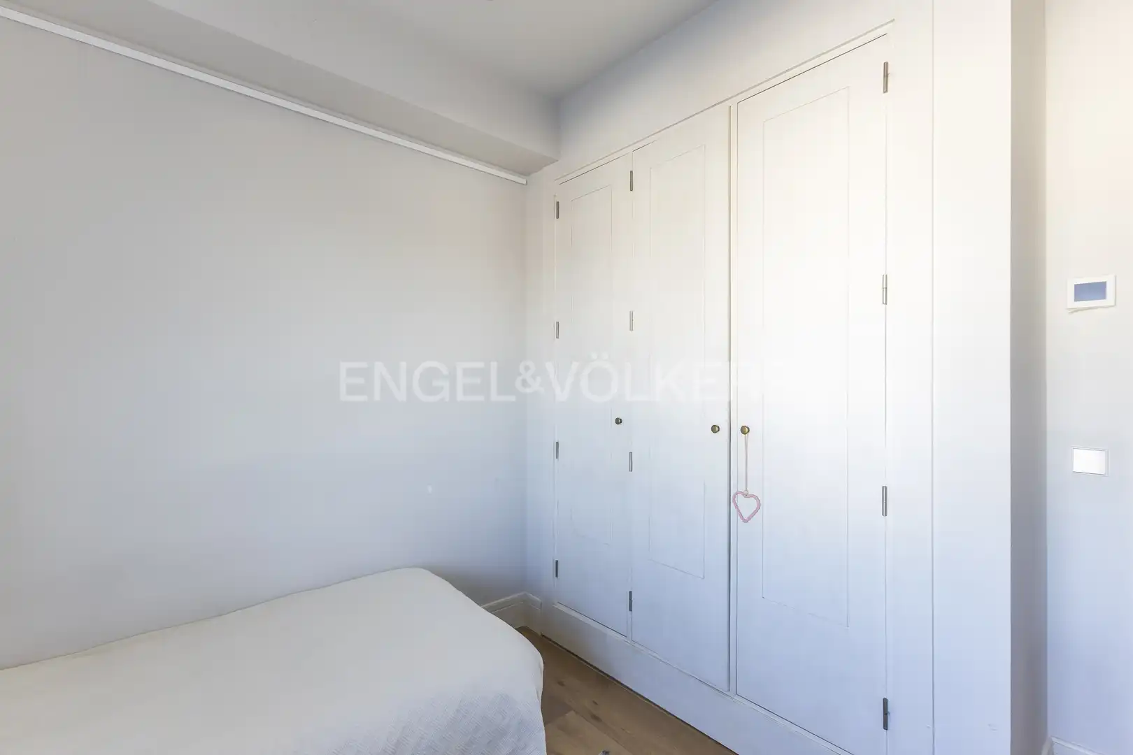 Schlafzimmer von Dachboden zum Verkauf in Madrid mit Klimaanlage, Heizung und Terrasse