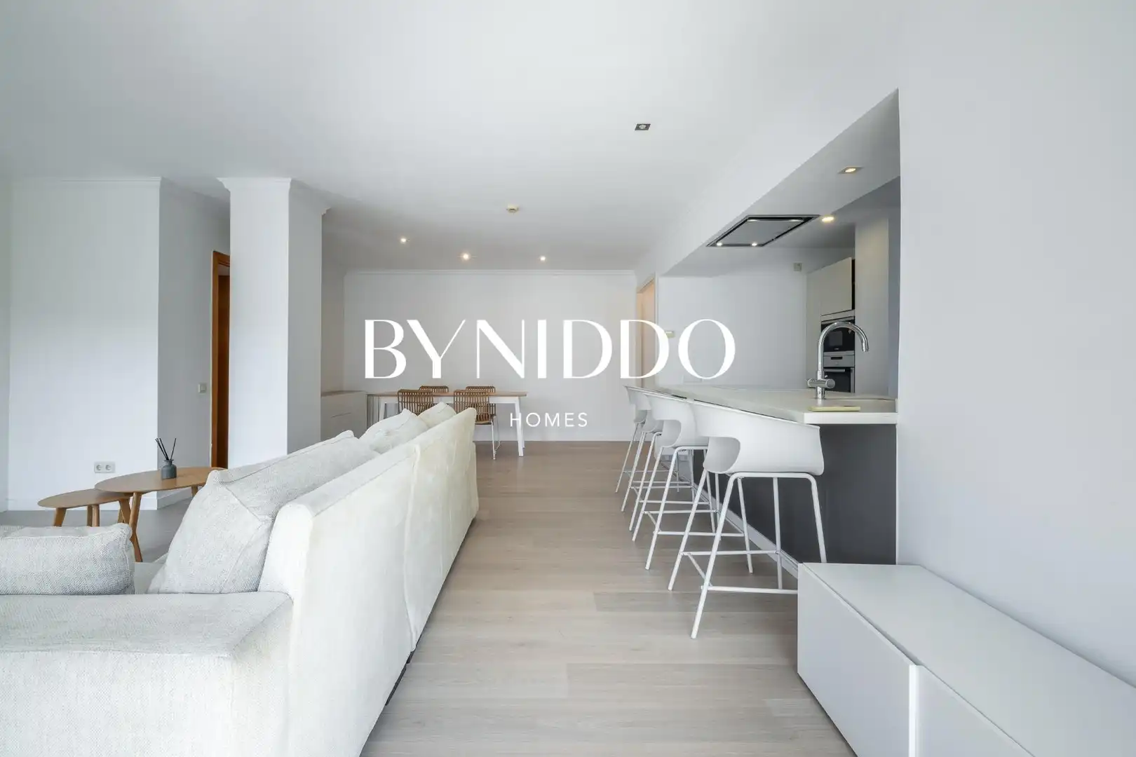 Sala de estar de Ático en venta en Sant Cugat del Vallès con Aire acondicionado, Calefacción y Parquet