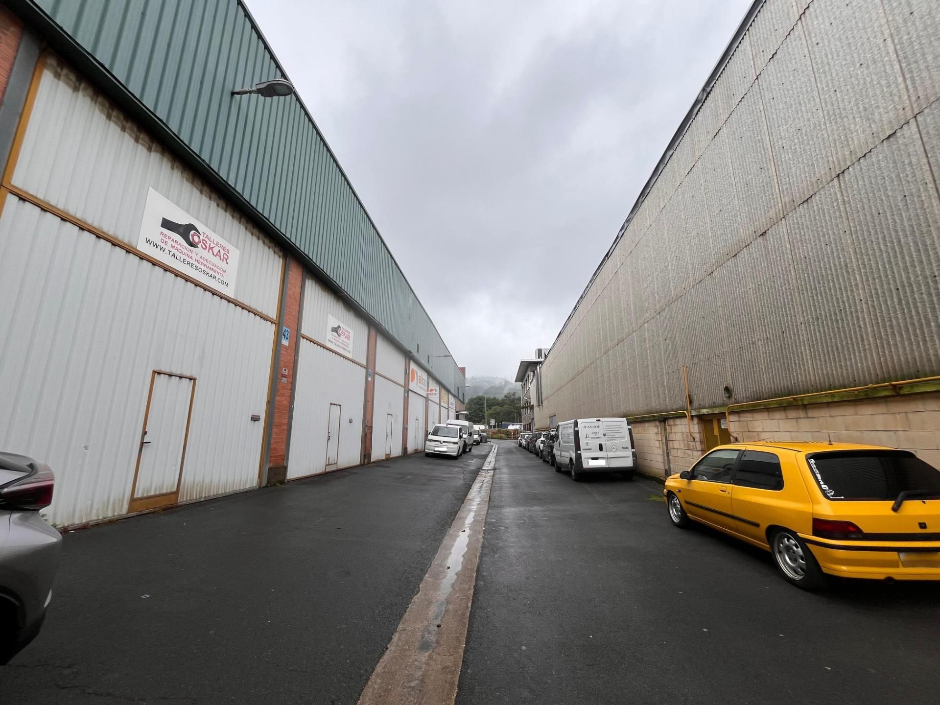 Vista exterior de Nau industrial de lloguer en Zaratamo