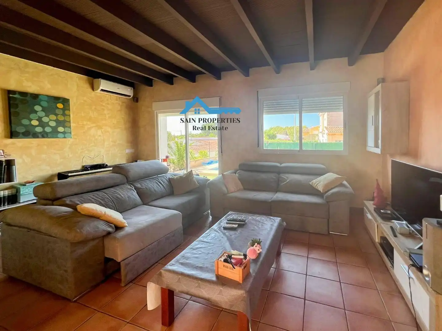 Sala de estar de Casa o chalet en venta en La Nucia con Aire acondicionado, Jardín privado y Terraza