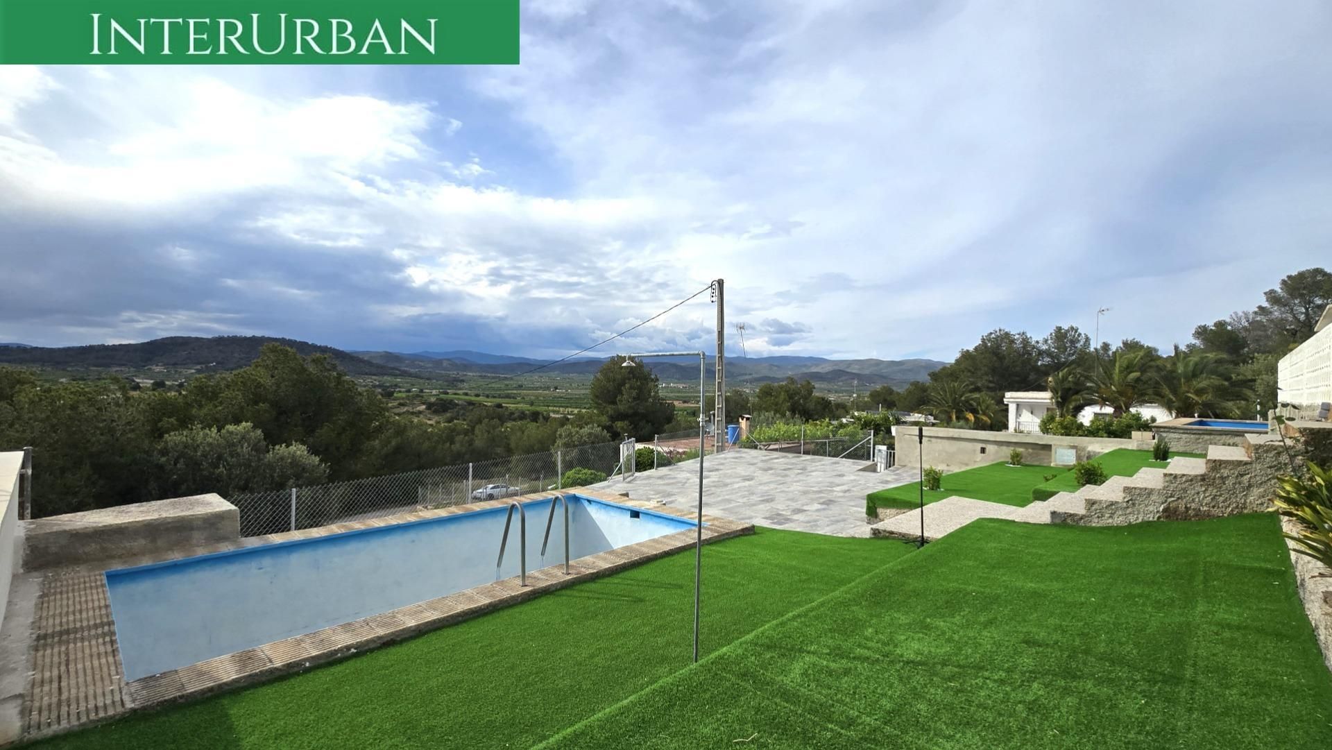 House or chalet for sale in Casinos  with Air Conditioner, Heating and Private garden