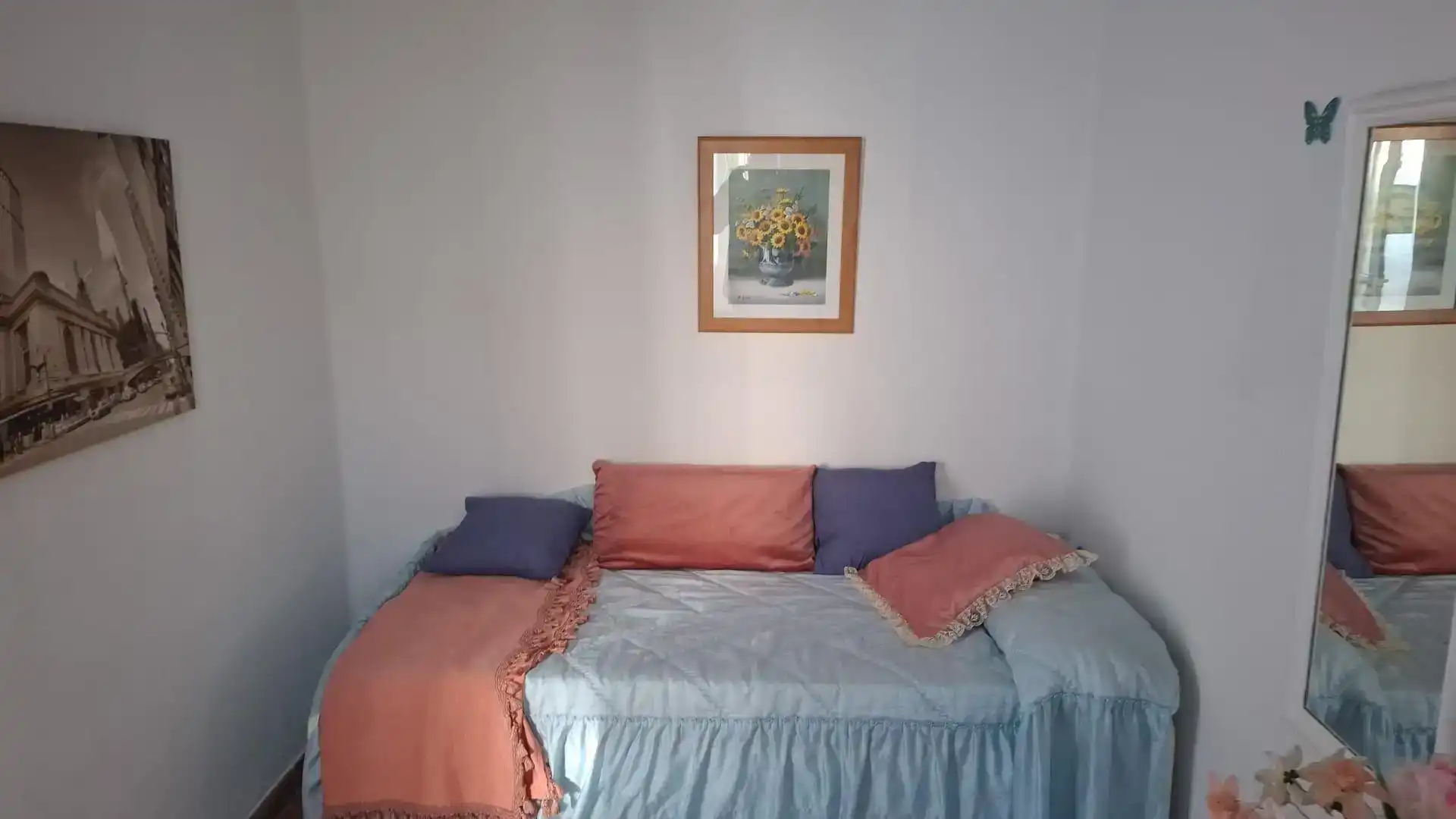 Habitación de Casa adosada en venta en Narón