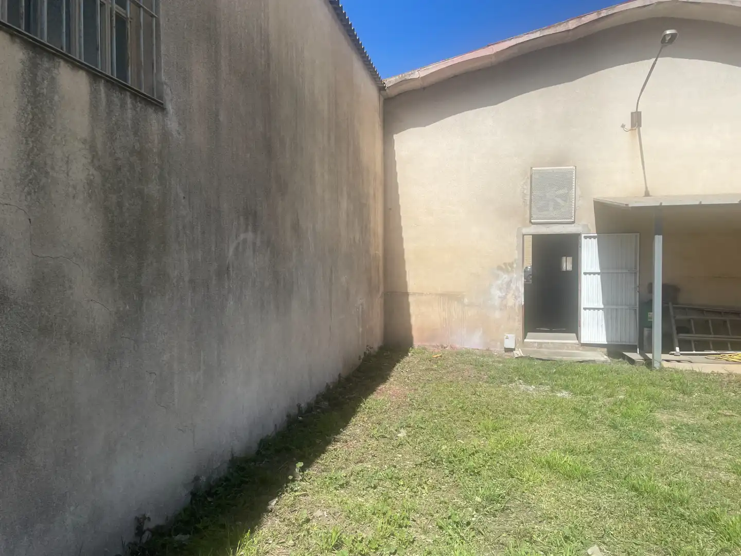 Exterior view of Industrial buildings for rent in Zaragoza