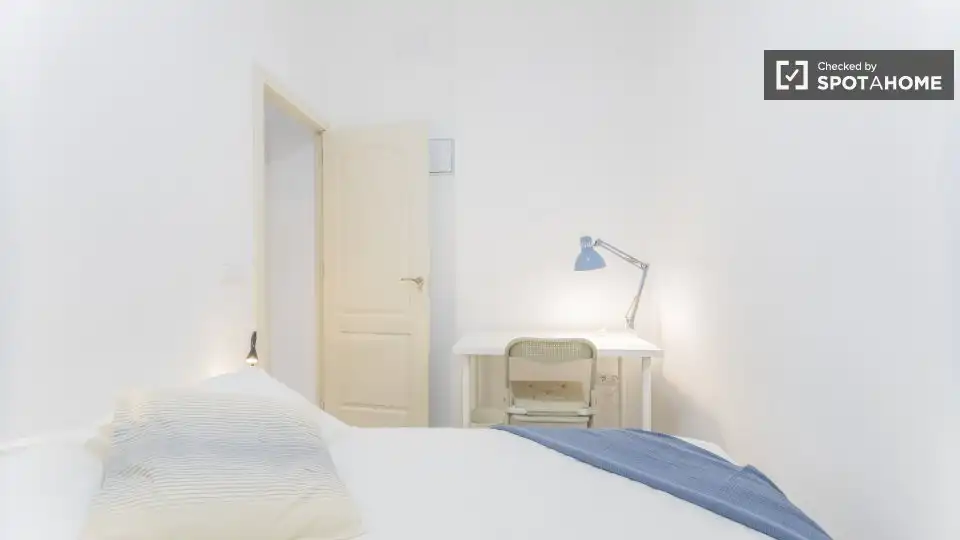 Bedroom of Flat for rent in Valencia  with Air Conditioner, Heating and Furnished