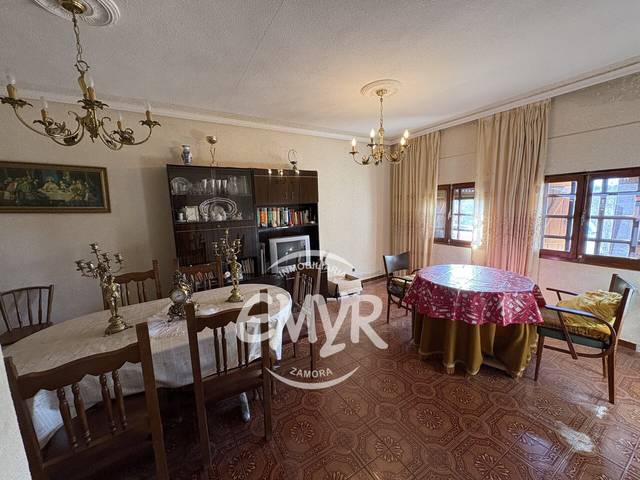 Casa-chalet en Venta en Travesía Iglesia en Villar del Buey
