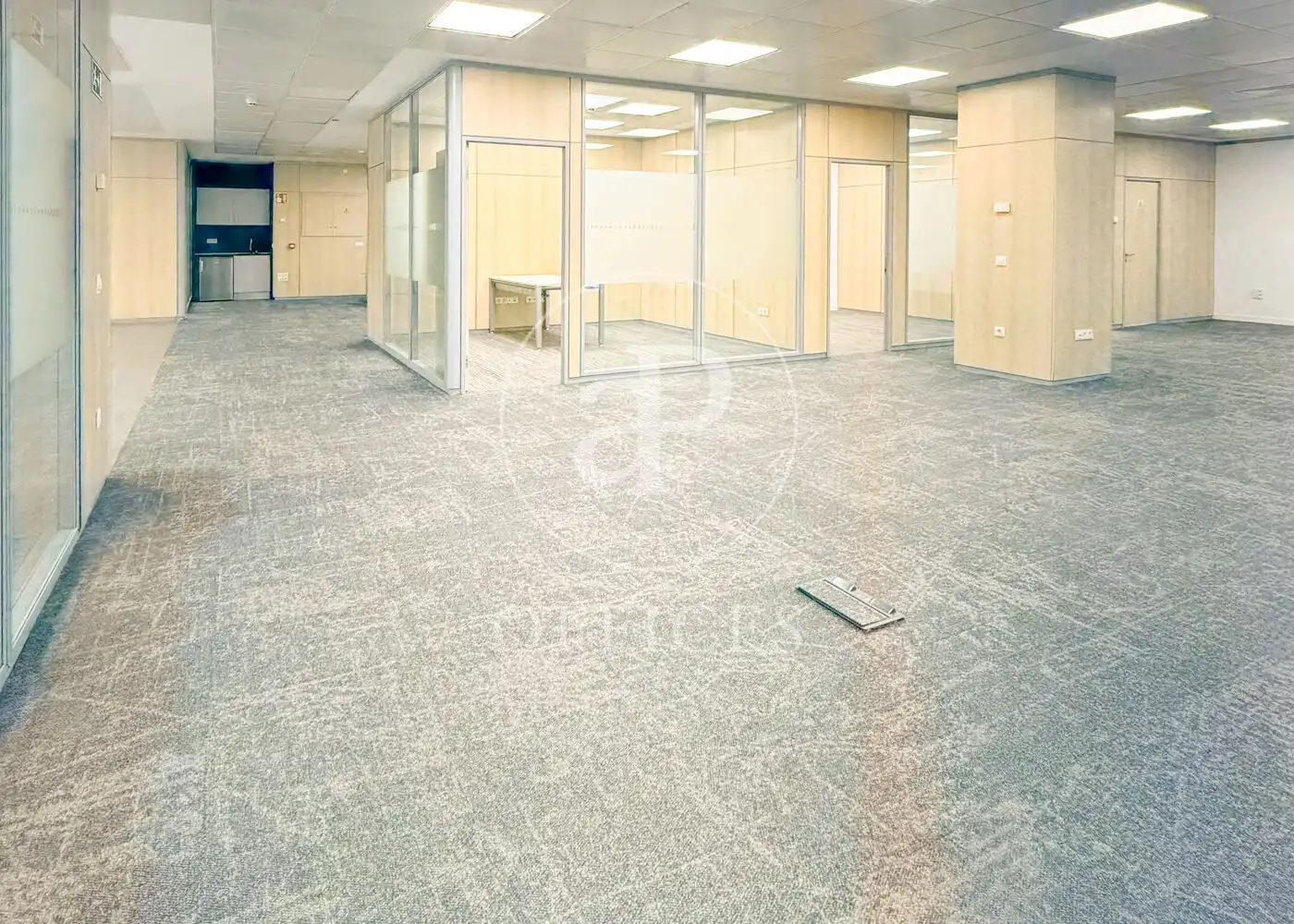 Büro zur Miete in Madrid mit Klimaanlage und Heizung