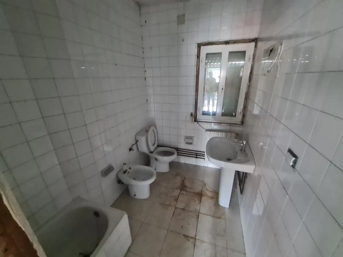 Baño de Casa o chalet en venta en Ourense Capital  con Calefacción, Jardín privado y Trastero