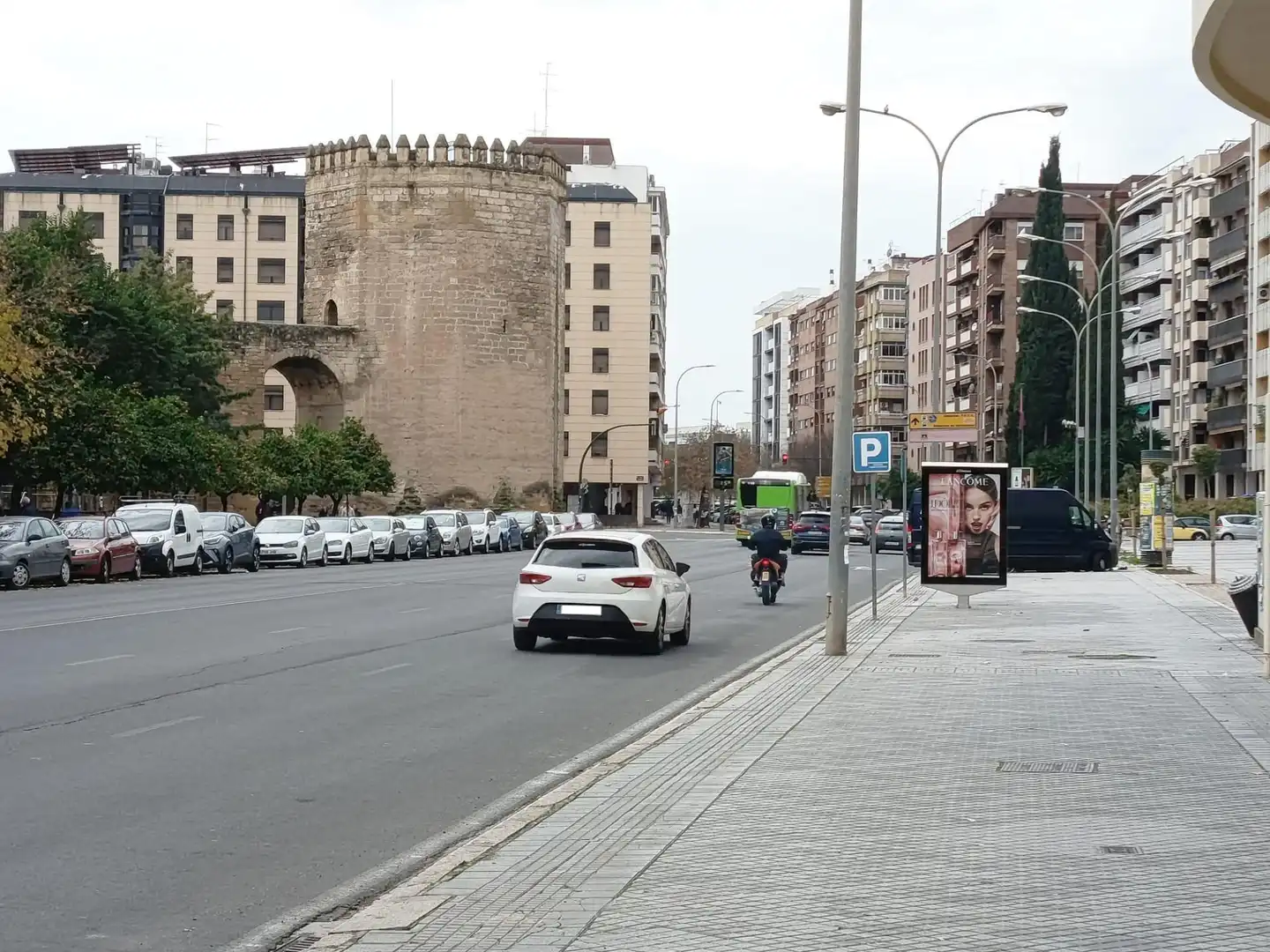 Vista exterior de Pis en venda en Córdoba amb Aire condicionat, Calefacció i Terrassa
