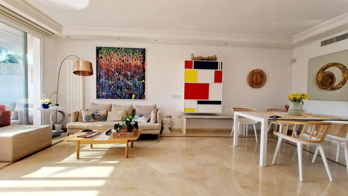 Sala d'estar de Àtic en venda en Marbella amb Aire condicionat, Terrassa i Moblat