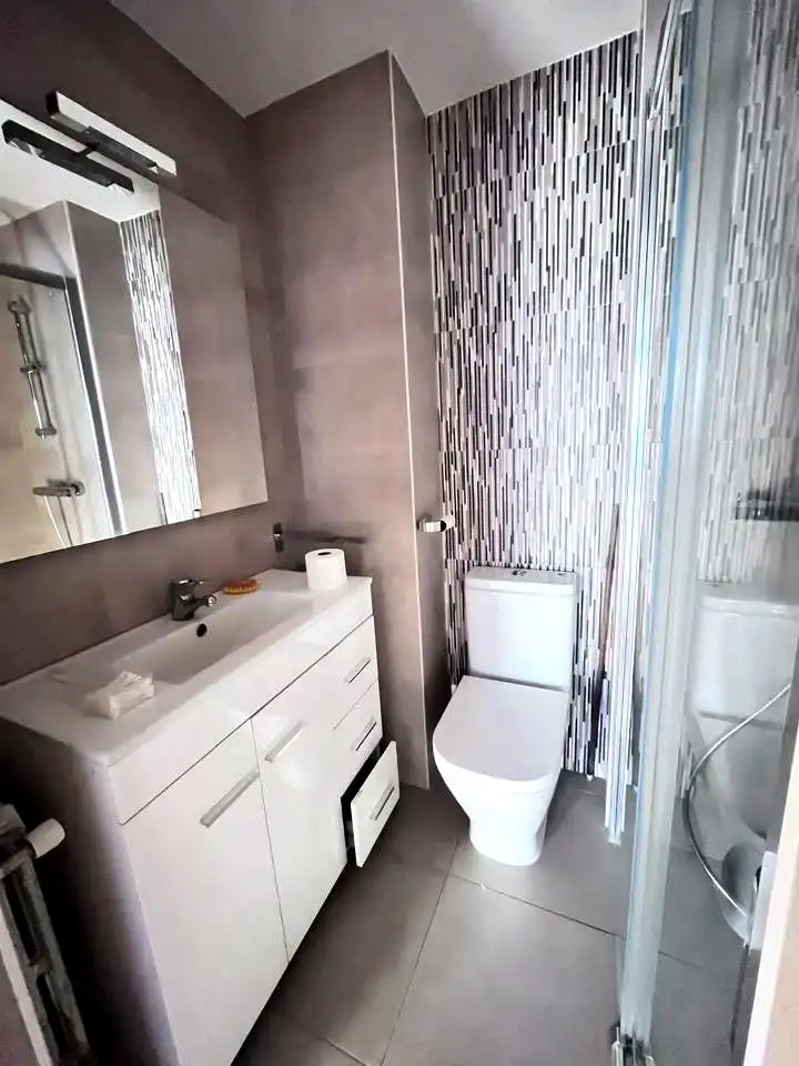 Bany de Pis en venda en Vitoria - Gasteiz amb Calefacció, Parquet i Terrassa