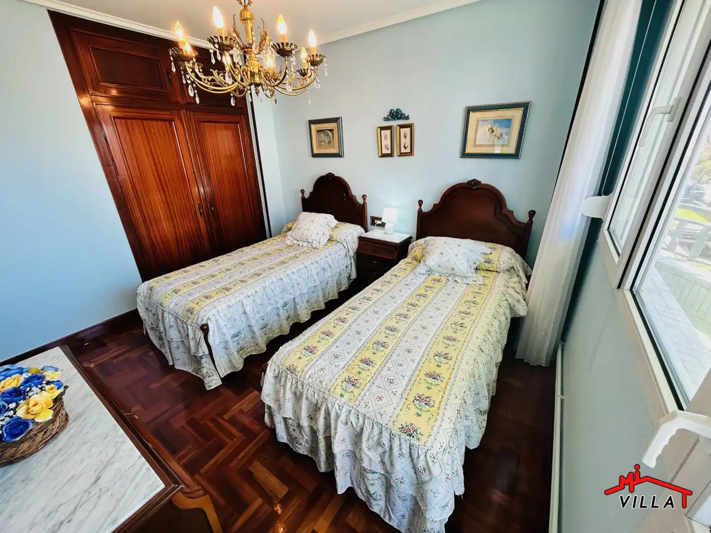 Habitación de Piso en venta en Laredo con Calefacción, Terraza y Amueblado