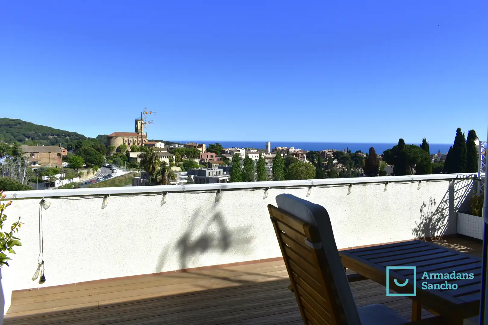 Terrasse von Einfamilien-Reihenhaus zum Verkauf in Tiana mit Klimaanlage, Heizung und Privatgarten