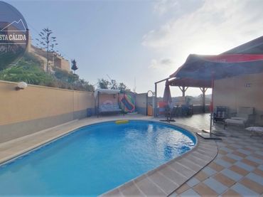 Casa amb balcó en venda a Urbanización Todosol 54