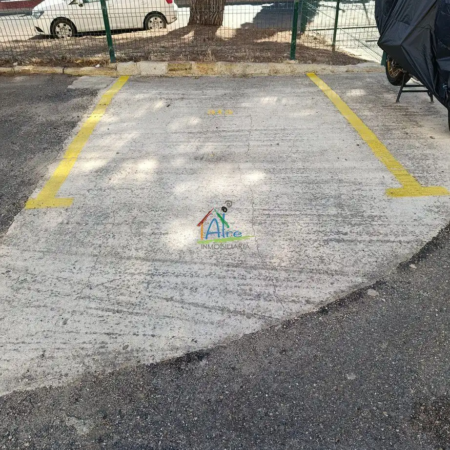 Aparcament de Apartament en venda en Almonte amb Aire condicionat, Terrassa i Piscina comunitària