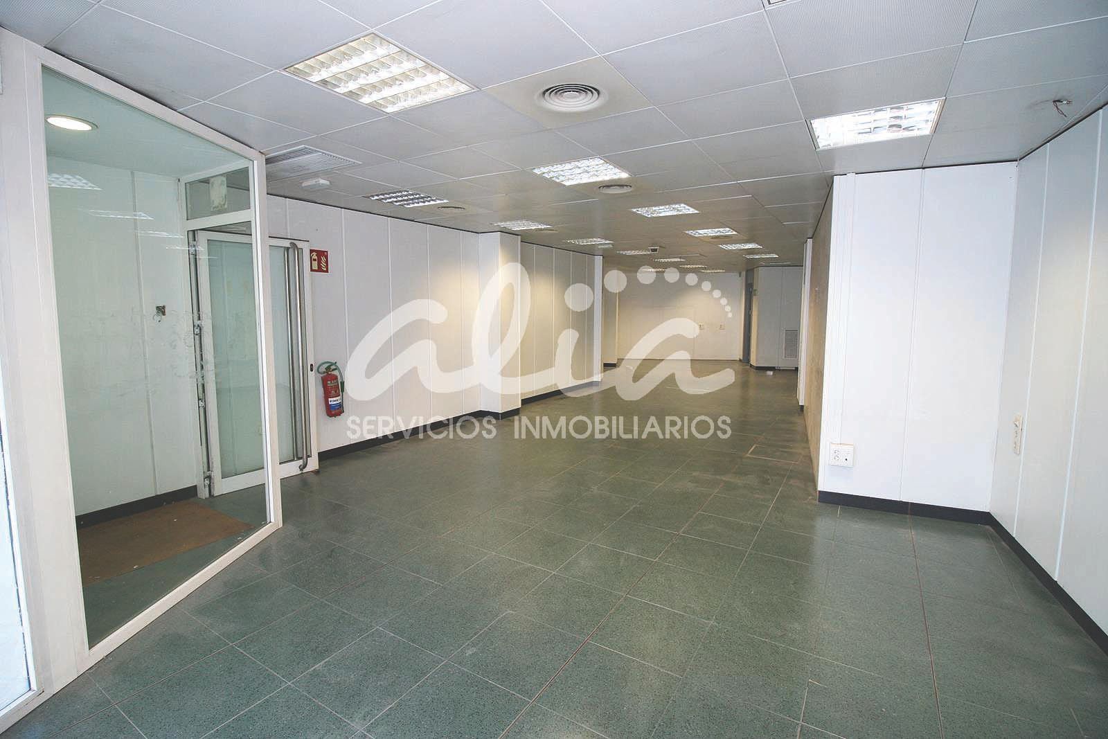 Local de alquiler en Paseo de Dolores Soria, Zona Centro - Ayuntamiento