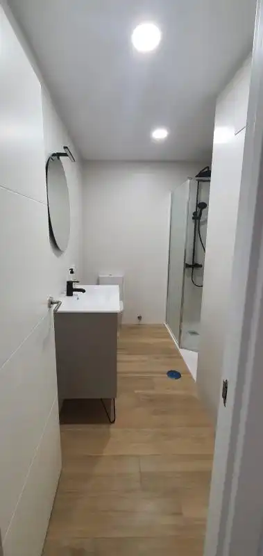 Baño de Planta baja de alquiler en Sevilla con Aire acondicionado, Calefacción y Amueblado