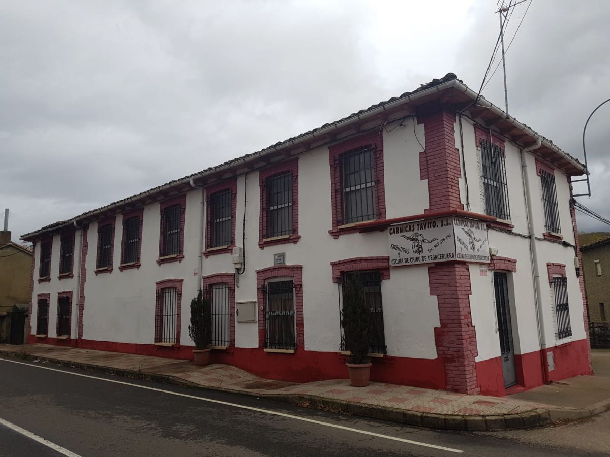 Exterior view of Industrial buildings for sale in Villaquilambre