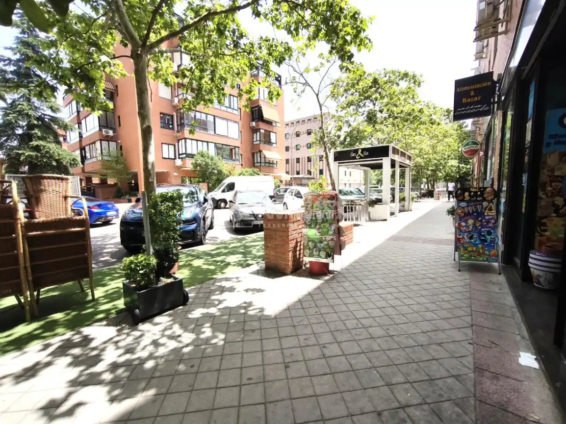 Exterior view of Commercial properties for sale in Madrid